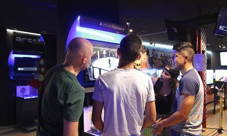 Consolas PS4, PS3, Xbox One, Xbox 360 y Wii con las últimas novedades Hotel Magic Cristal Park Benidorm Consolas PS4, PS3, Xbox One, Xbox 360 y Wii con las últimas novedades Hotel Magic Cristal Park Benidorm