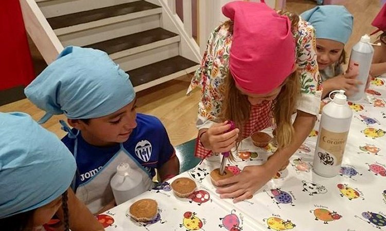 Taller de Cupcakes Hotel Magic Cristal Park Benidorm Taller de Cupcakes Hotel Magic Cristal Park Benidorm